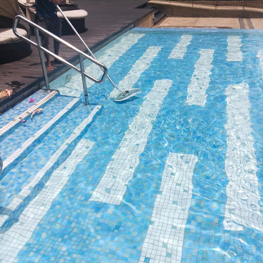 Swimming Pool Cleaning Service